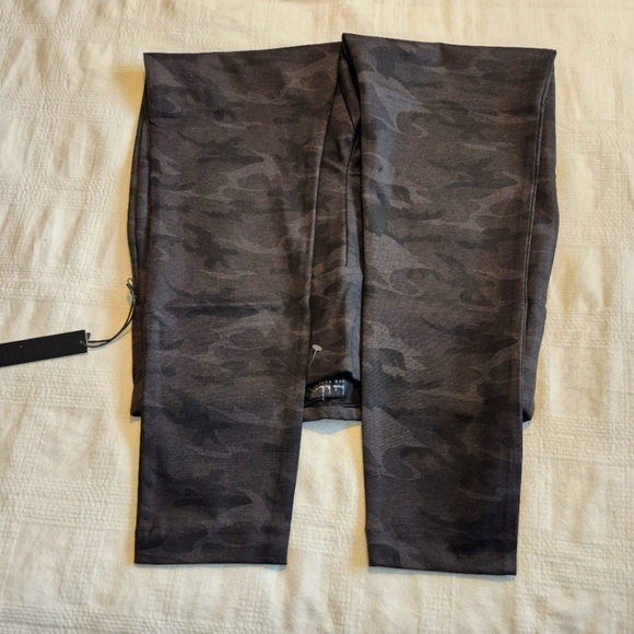 Nicole Miller women's size Large pull on ponte pants waist slimming panel NWT - Picture 5 of 6